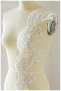Soft embroidered lace trim/ elegant off-white bridal lace trim/ veil lace trim/ wedding dress lace// T17-040