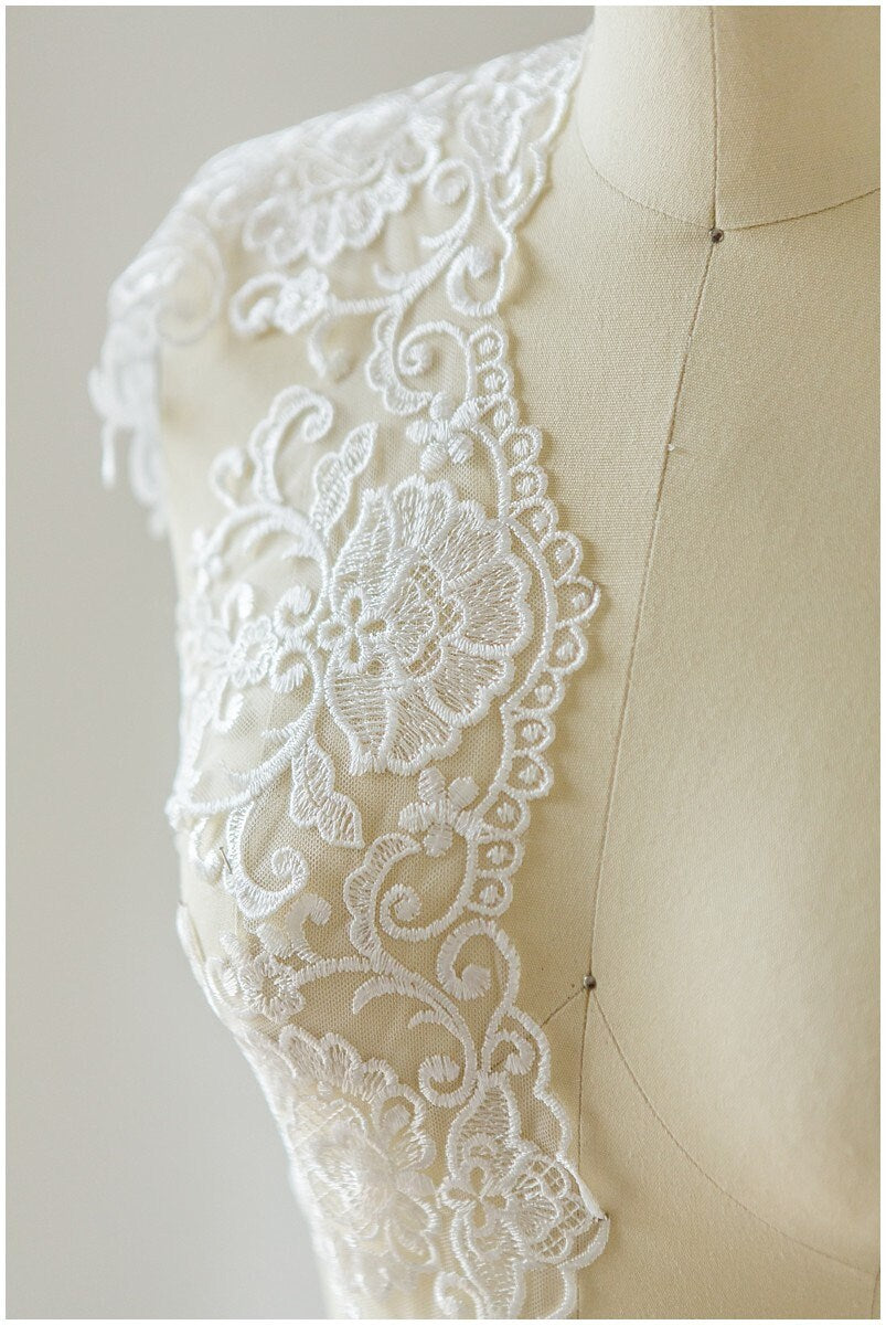 Embroidered lace trim off-white/ elegant bridal lace trim/ veil lace trim/ wedding dress lace trim// T17-042
