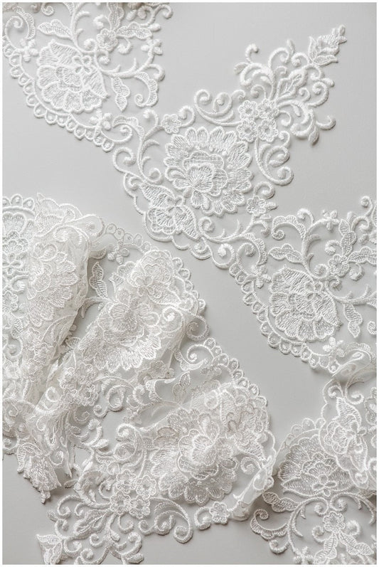 Embroidered lace trim off-white/ elegant bridal lace trim/ veil lace trim/ wedding dress lace trim// T17-042