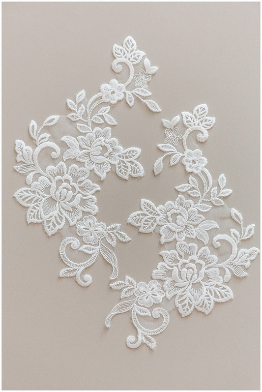 Baumwollblüten Applikation, Spitzenblumen Applikation, Spitzenblume, Blumen Applikation, Hochzeitskleid Spitzenapplikation, Spitzenblumen Applikation// A17-140C