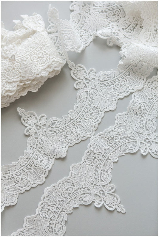 Royal look lace trim/ elegant bridal lace trim/ off-white lace trim/ wedding dress lace trim// T17-060