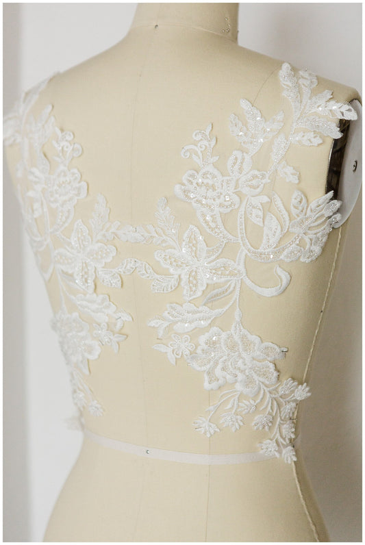 Perlenaufnäher für Brautkleid, Hochzeitskleid Spitzenaufnäher, Spitzenblume für Hochzeitskleid, Brautspitze Applikation// A17-151