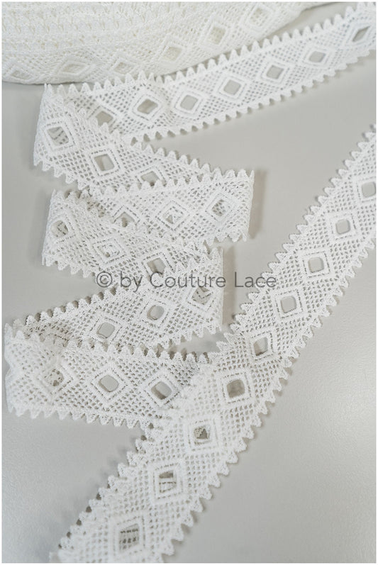 5yds crochet lace trim/ off-white boho trim/ boho lace trim/ bridal boho lace/ guipure lace trim// T20-100