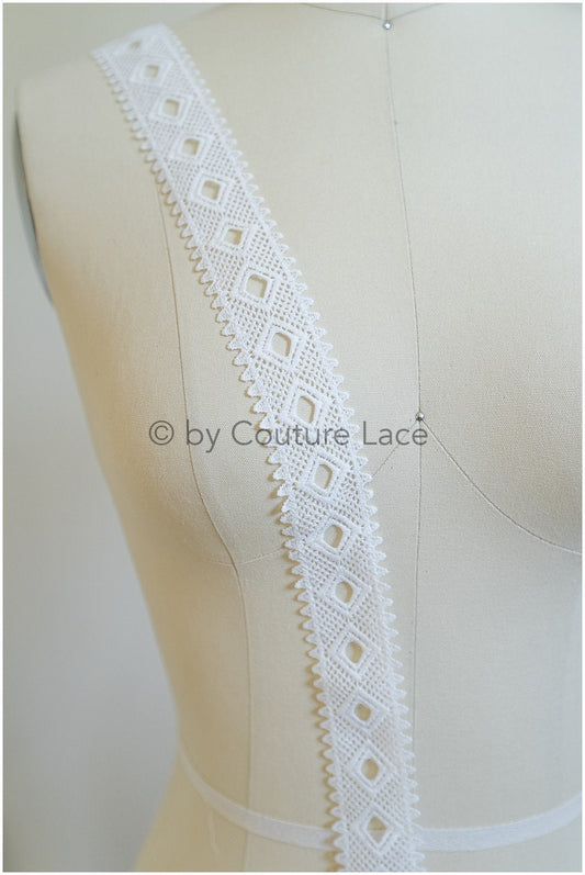 5yds crochet lace trim/ off-white boho trim/ boho lace trim/ bridal boho lace/ guipure lace trim// T20-100